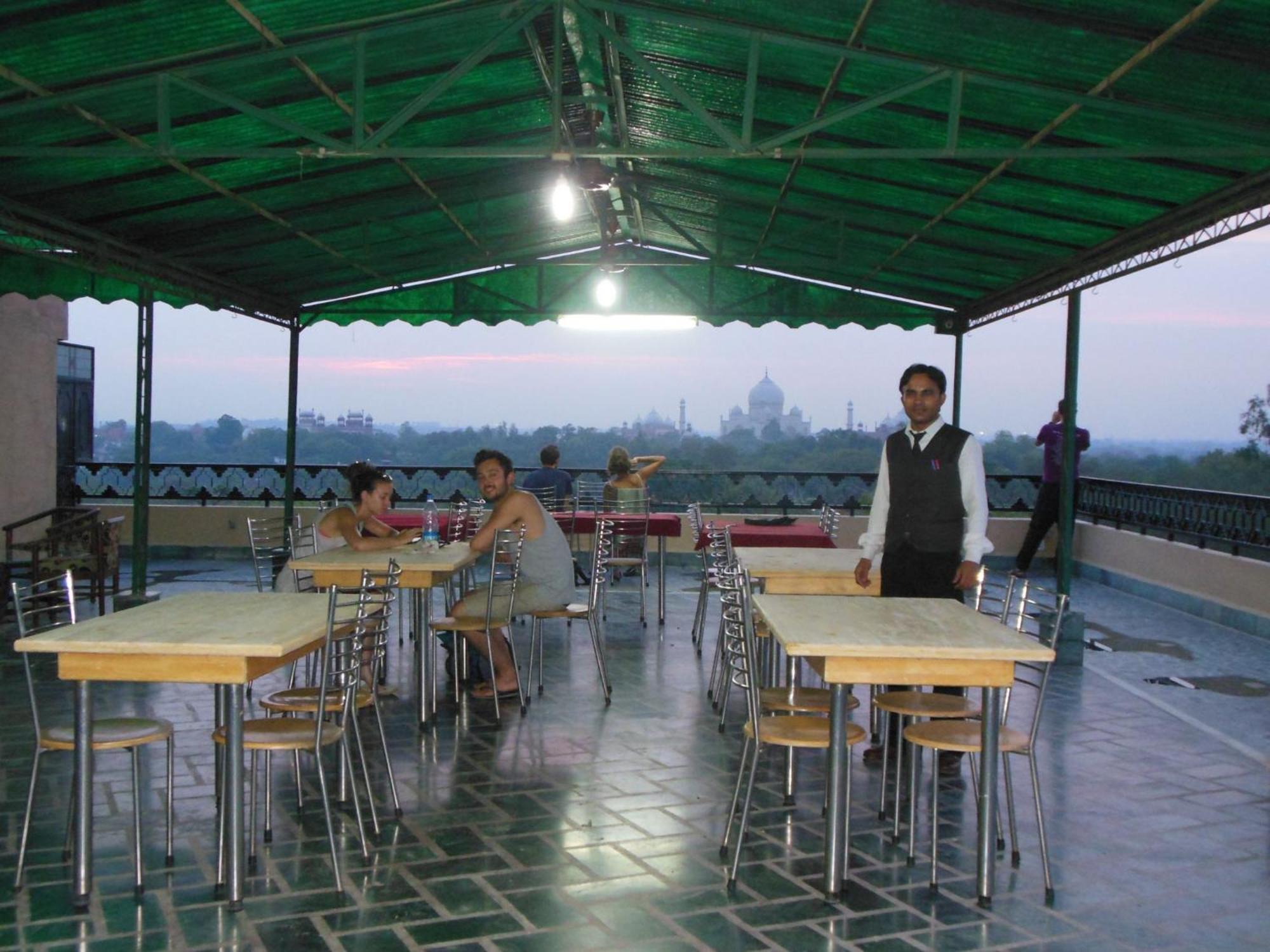 Hotel Taj Plaza, Vip Road, Agra Agra  Exteriör bild