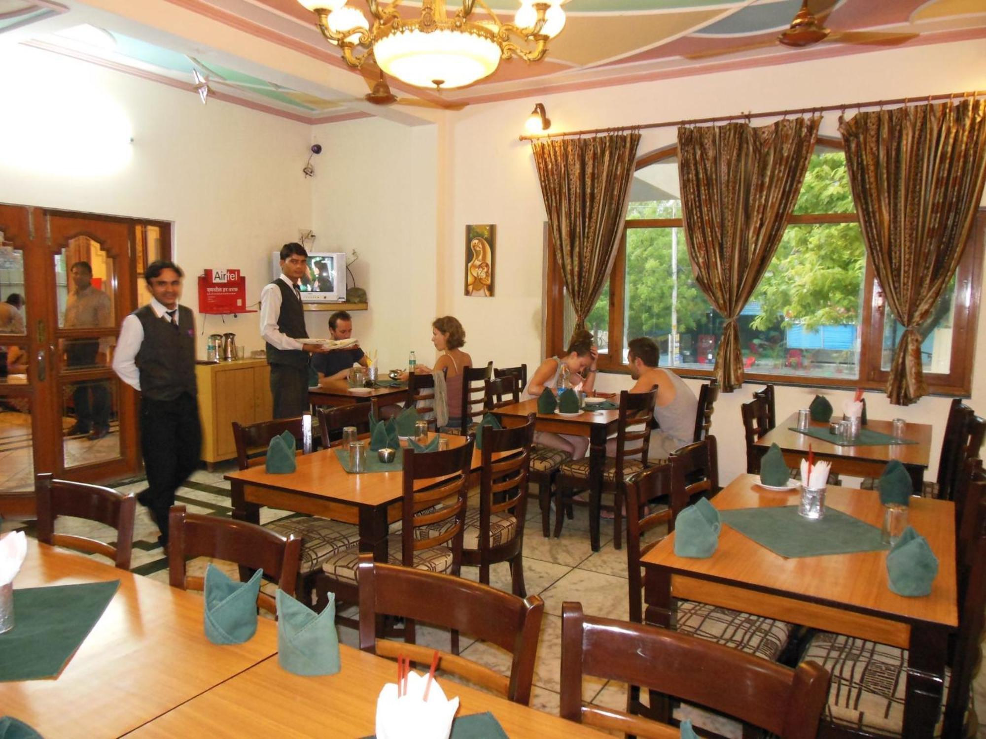 Hotel Taj Plaza, Vip Road, Agra Agra  Exteriör bild