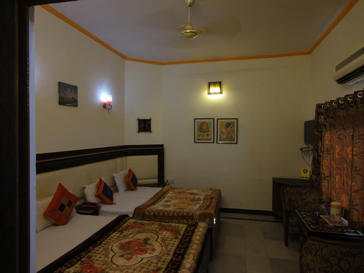 Hotel Taj Plaza, Vip Road, Agra Agra  Exteriör bild