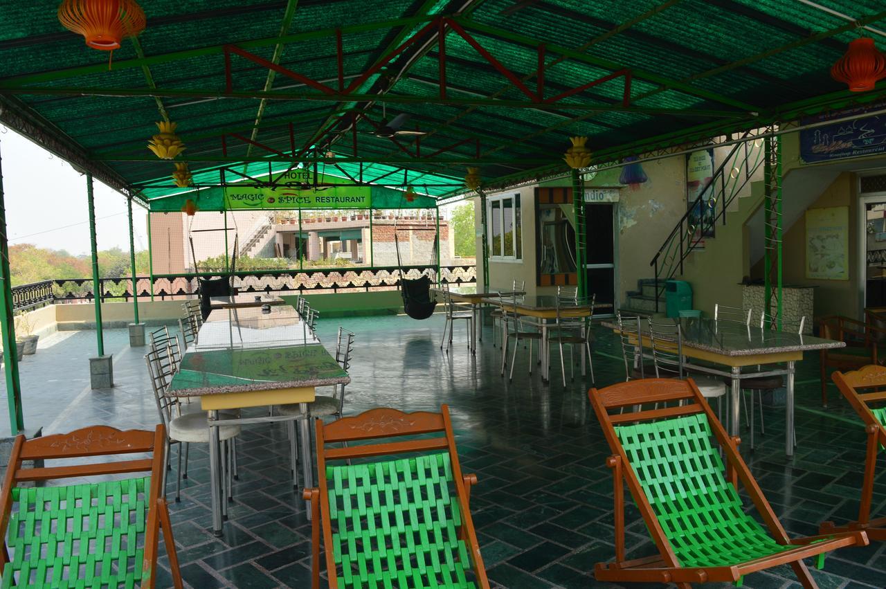 Hotel Taj Plaza, Vip Road, Agra Agra  Exteriör bild