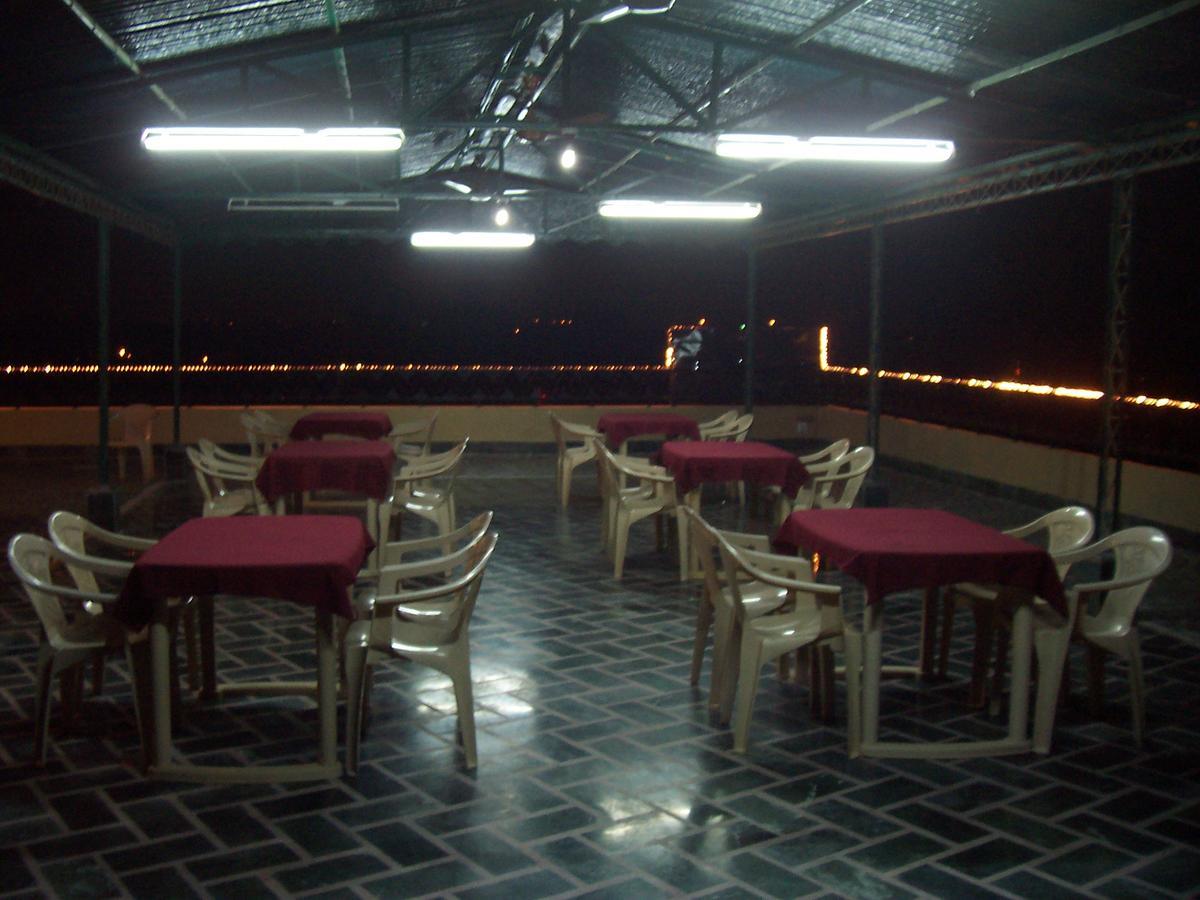 Hotel Taj Plaza, Vip Road, Agra Agra  Exteriör bild