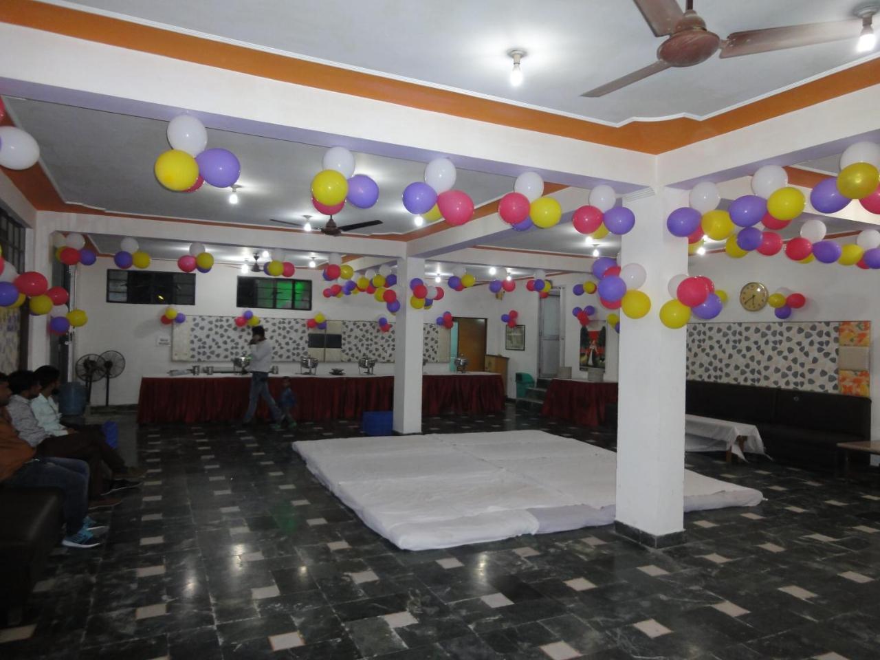 Hotel Taj Plaza, Vip Road, Agra Agra  Exteriör bild