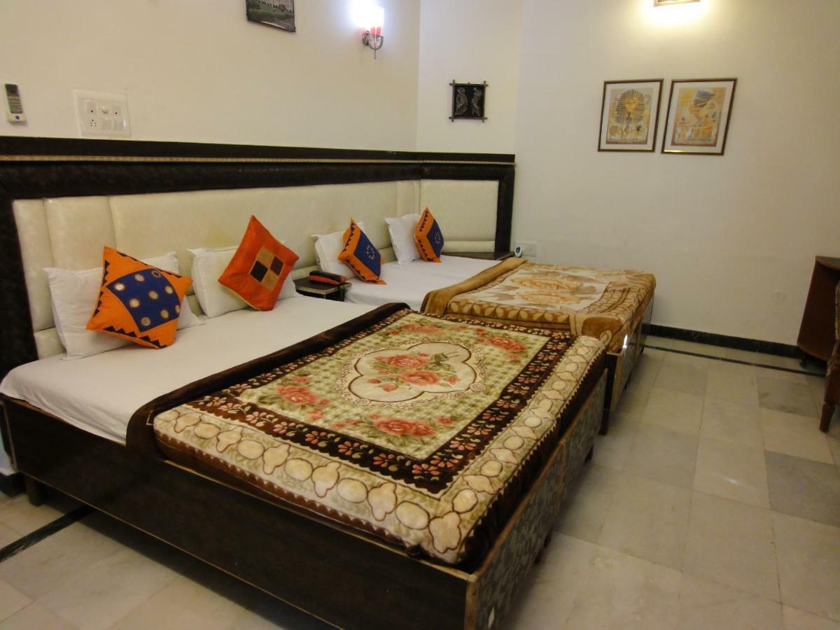 Hotel Taj Plaza, Vip Road, Agra Agra  Exteriör bild